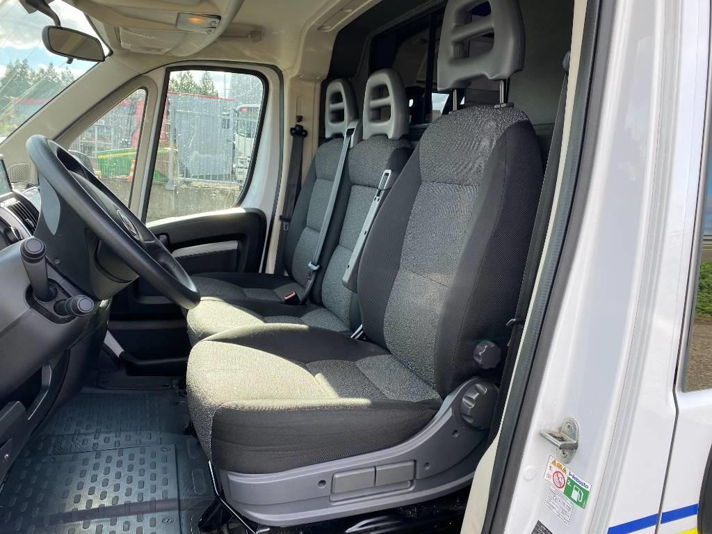 Furgonas su krovinių dėže Fiat LES DAUPHINS/DUCATO TORINO 2.3M-Jet 160 endommagée: foto 15 Furgonas su krovinių dėže Fiat LES DAUPHINS/DUCATO TORINO 2.3M-Jet 160 endommagée: foto 15