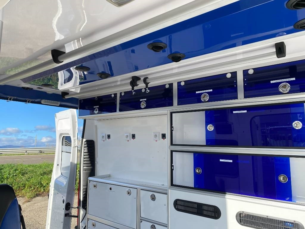 Furgonas su krovinių dėže Fiat LES DAUPHINS/DUCATO TORINO 2.3M-Jet 160 endommagée: foto 31 Furgonas su krovinių dėže Fiat LES DAUPHINS/DUCATO TORINO 2.3M-Jet 160 endommagée: foto 31