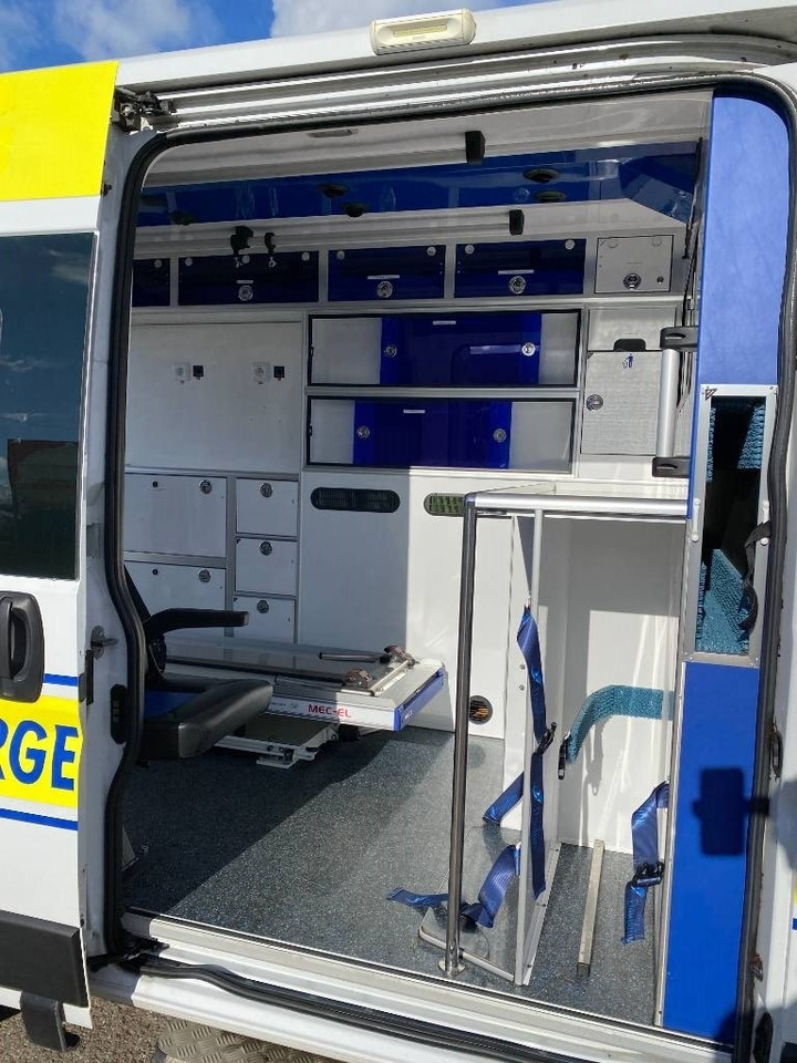 Furgonas su krovinių dėže Fiat LES DAUPHINS/DUCATO TORINO 2.3M-Jet 160 endommagée: foto 29 Furgonas su krovinių dėže Fiat LES DAUPHINS/DUCATO TORINO 2.3M-Jet 160 endommagée: foto 29