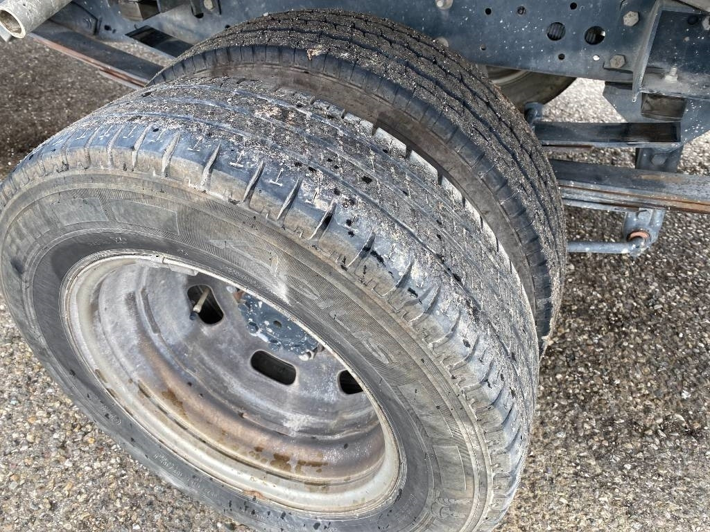 Mažas savivartis, Komercinis automobilis su dviguba kabina Iveco DAILY 35-140 C14 2.3D/140 / JPM VULCAIN endommagé: foto 31