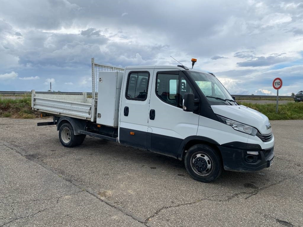 Iveco DAILY 35-140 C14 2.3D/140 / JPM VULCAIN endommagé  - Mažas savivartis, Komercinis automobilis su dviguba kabina: foto 4 Iveco DAILY 35-140 C14 2.3D/140 / JPM VULCAIN endommagé  - Mažas savivartis, Komercinis automobilis su dviguba kabina: foto 4