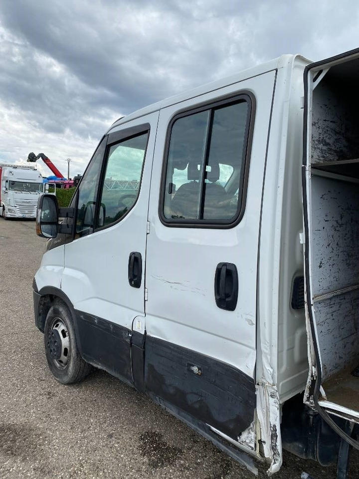 Mažas savivartis, Komercinis automobilis su dviguba kabina Iveco DAILY 35-140 C14 2.3D/140 / JPM VULCAIN endommagé: foto 23