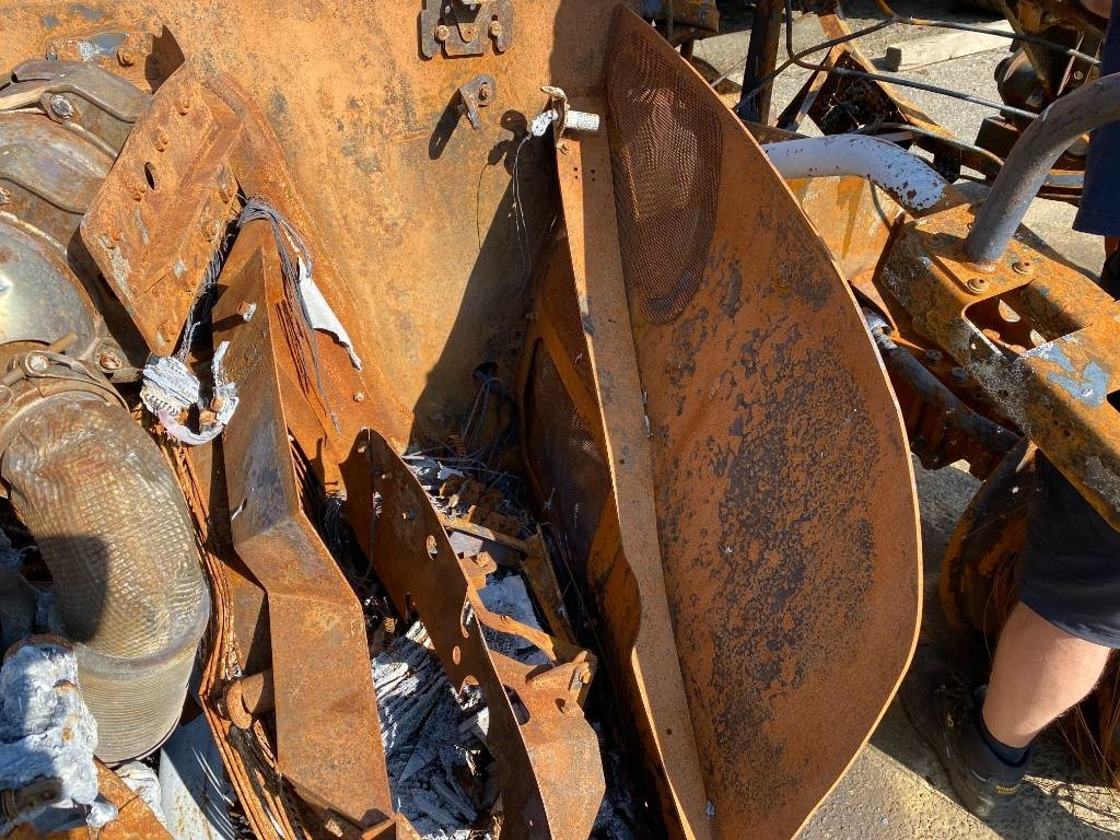 Teleskopinis krautuvas Manitou MLT 737 endommagé: foto 31