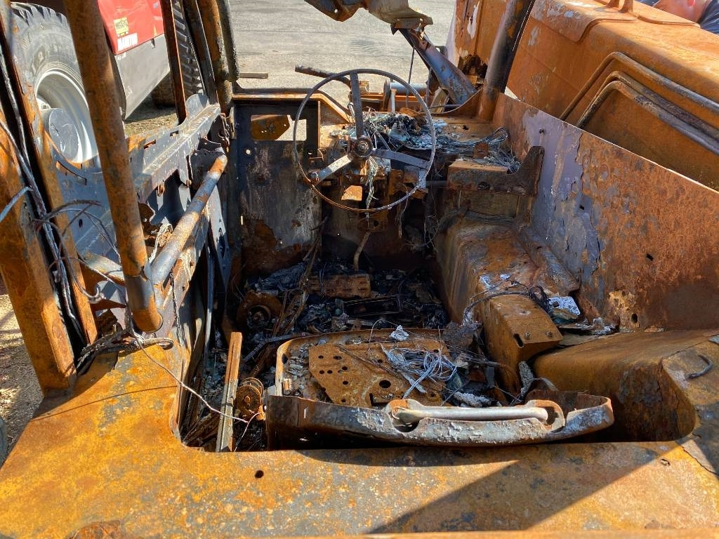 Teleskopinis krautuvas Manitou MLT 737 endommagé: foto 18