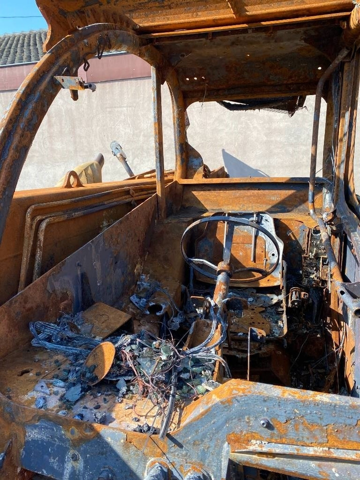 Teleskopinis krautuvas Manitou MLT 737 endommagé: foto 15