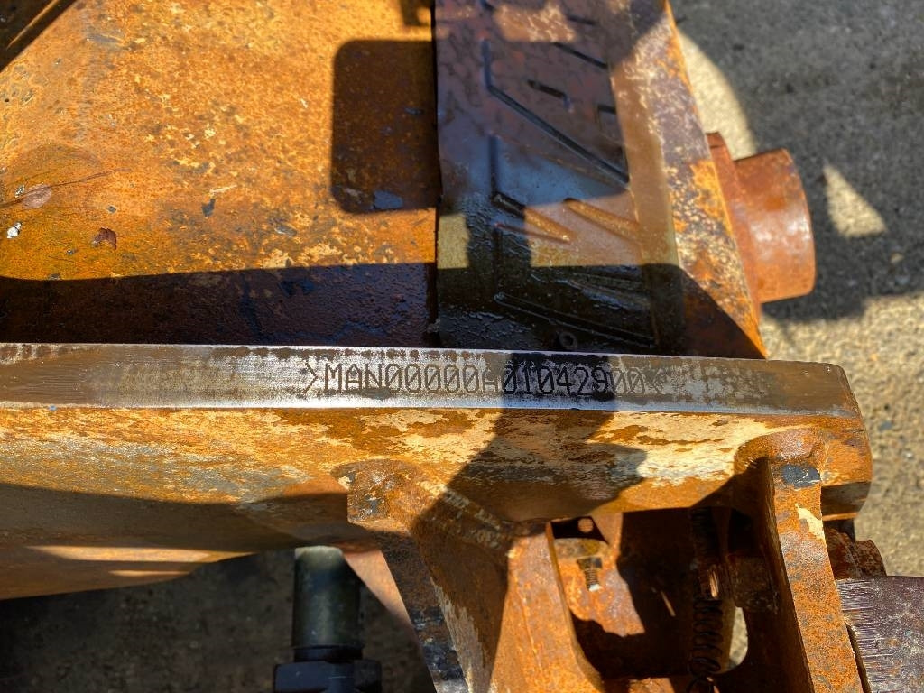 Teleskopinis krautuvas Manitou MLT 737 endommagé: foto 7