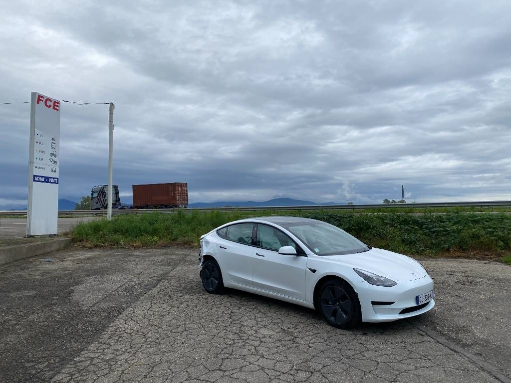Tesla MODEL 3 5YJ3 - Rwd-Carte Grise Française endommagé - Lengvasis automobilis: foto 3 Tesla MODEL 3 5YJ3 - Rwd-Carte Grise Française endommagé - Lengvasis automobilis: foto 3