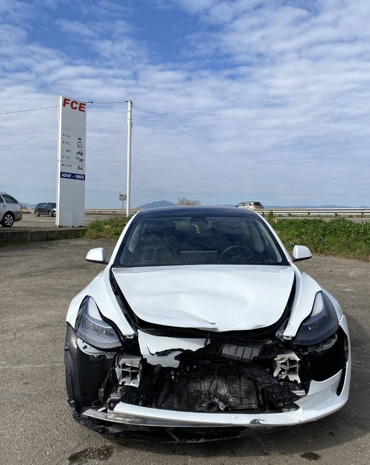 Tesla MODEL 3 - 5YJ3 Rwd Origine Française - Sedanas: foto 2 Tesla MODEL 3 - 5YJ3 Rwd Origine Française - Sedanas: foto 2