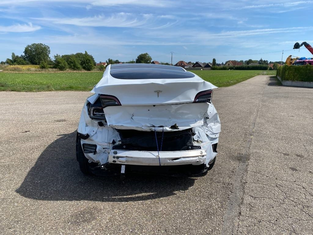 Tesla Model Y RWD / Origine Française endommagée - Lengvasis automobilis: foto 5 Tesla Model Y RWD / Origine Française endommagée - Lengvasis automobilis: foto 5