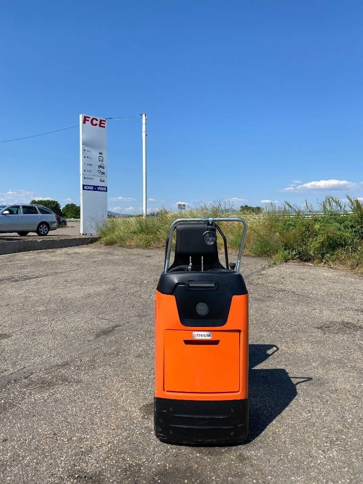 Toyota BT/MOVIT TSE 150-708 1er MAIN endommagé - Elektrinis vilkikas: foto 2 Toyota BT/MOVIT TSE 150-708 1er MAIN endommagé - Elektrinis vilkikas: foto 2