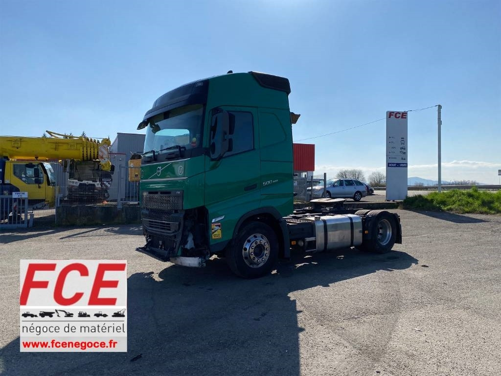 Volvo FH 500 I-save GLOBETROTTER 1er Main endommagé - Vilkikas: foto 1 Volvo FH 500 I-save GLOBETROTTER 1er Main endommagé - Vilkikas: foto 1