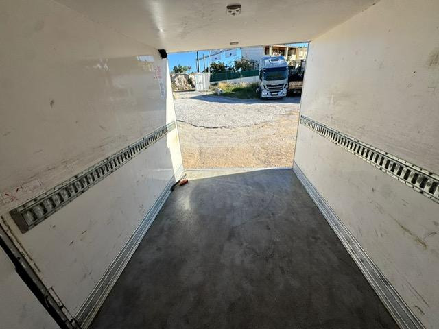 Iveco 35C16 CAISSE FRIGO LAMBERET ET CARRIER ET HAYON - Furgonas šaldytuvas: foto 4 Iveco 35C16 CAISSE FRIGO LAMBERET ET CARRIER ET HAYON - Furgonas šaldytuvas: foto 4