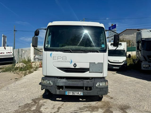 Renault MIDLUM 210 CITERNE MERCERON 11000 L 4 COMPARTIMENTS - Autocisterna: foto 5 Renault MIDLUM 210 CITERNE MERCERON 11000 L 4 COMPARTIMENTS - Autocisterna: foto 5