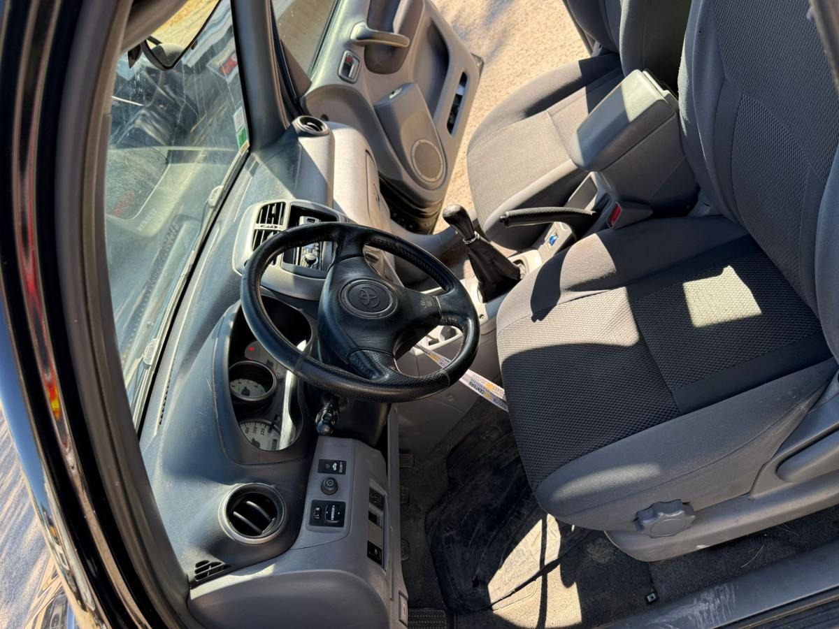 Toyota Rav 4 - Hečbekas: foto 4 Toyota Rav 4 - Hečbekas: foto 4