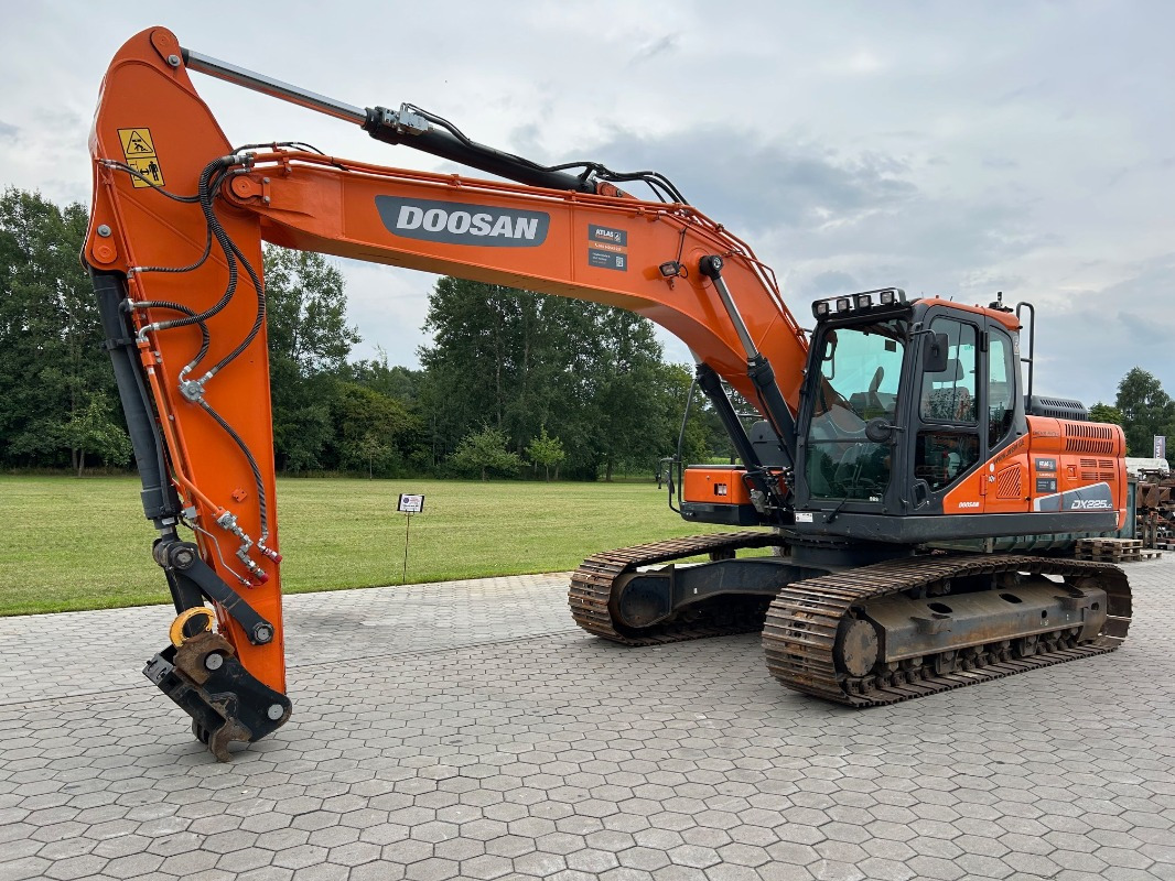 Doosan DX225LC-5 - Vikšrinis ekskavatorius: foto 1 Doosan DX225LC-5 - Vikšrinis ekskavatorius: foto 1
