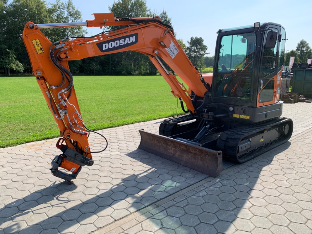 Doosan DX63-3 - Mini ekskavatorius: foto 1 Doosan DX63-3 - Mini ekskavatorius: foto 1