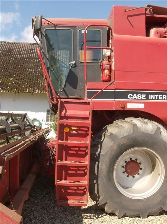 Case IH 1680 E 22 fod skærebord og ekstra bredde hjul - Derliaus nuėmimo kombainas: foto 3 Case IH 1680 E 22 fod skærebord og ekstra bredde hjul - Derliaus nuėmimo kombainas: foto 3