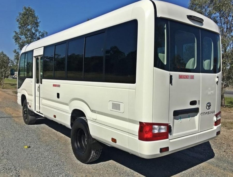 Toyota Coaster 23 SEATS 4x4 4.2L Diesel Manual - Priemiestinis autobusas: foto 5 Toyota Coaster 23 SEATS 4x4 4.2L Diesel Manual - Priemiestinis autobusas: foto 5
