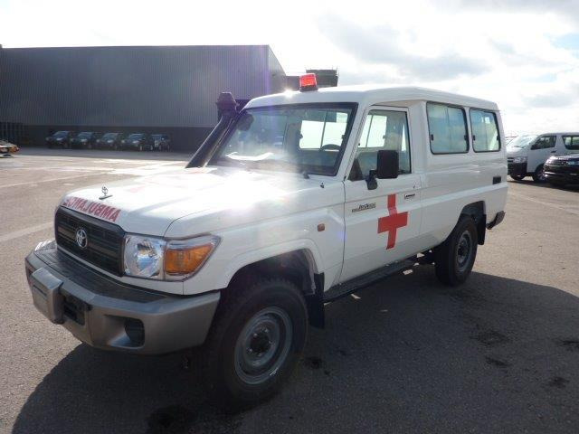 Toyota Land Cruiser 78 Metal top hzj 78 ambulance 4.2L Diesel Manual - Lengvasis automobilis: foto 1 Toyota Land Cruiser 78 Metal top hzj 78 ambulance 4.2L Diesel Manual - Lengvasis automobilis: foto 1