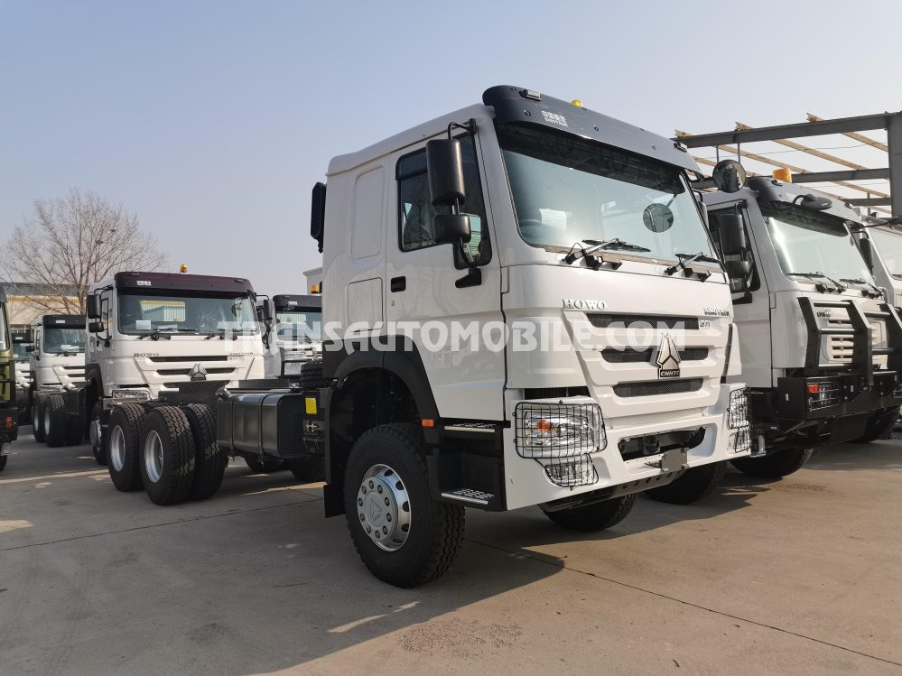Sinotruk HOWO 6X6 ALL-WHEEL DRIVE - Vilkikas: foto 1 Sinotruk HOWO 6X6 ALL-WHEEL DRIVE - Vilkikas: foto 1