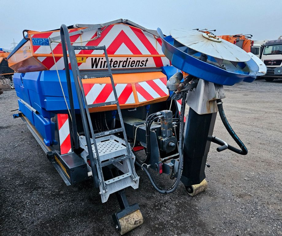 Schmidt STRATOS S50 Streuer 5m3 Kubota Motor - Hook-lift sunkvežimis: foto 4 Schmidt STRATOS S50 Streuer 5m3 Kubota Motor - Hook-lift sunkvežimis: foto 4
