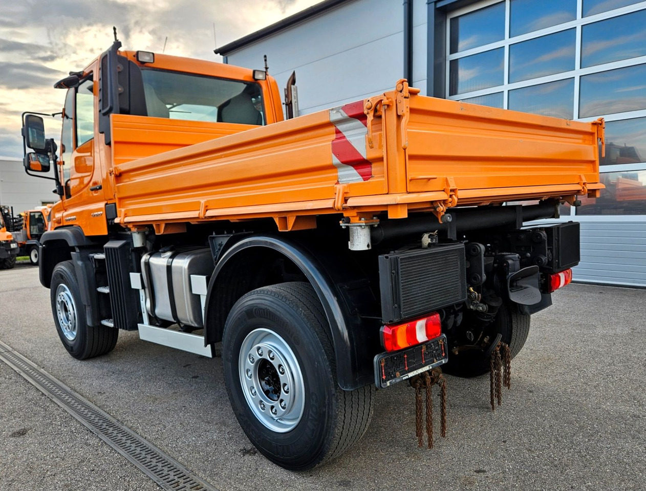 Unimog U527 UGE Euro6 VarioPilot Hydrostat - Savivartis sunkvežimis: foto 3 Unimog U527 UGE Euro6 VarioPilot Hydrostat - Savivartis sunkvežimis: foto 3