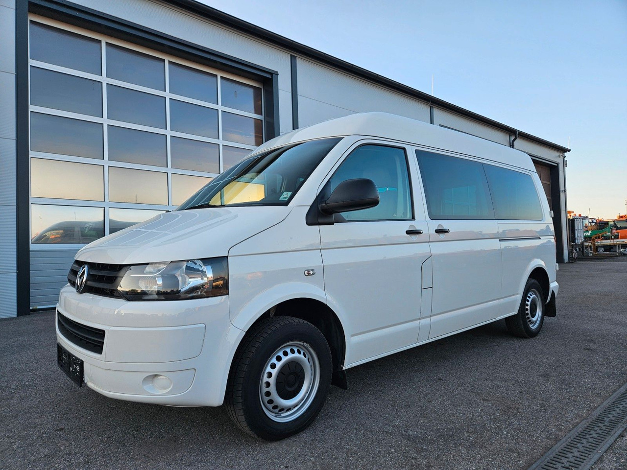 Volkswagen T5 Kombi - Keleivinis furgonas: foto 1 Volkswagen T5 Kombi - Keleivinis furgonas: foto 1