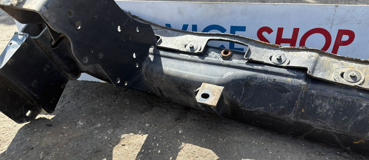 Barra paraurti DAF - Bamperis - Sunkvežimis: foto 2 Barra paraurti DAF - Bamperis - Sunkvežimis: foto 2