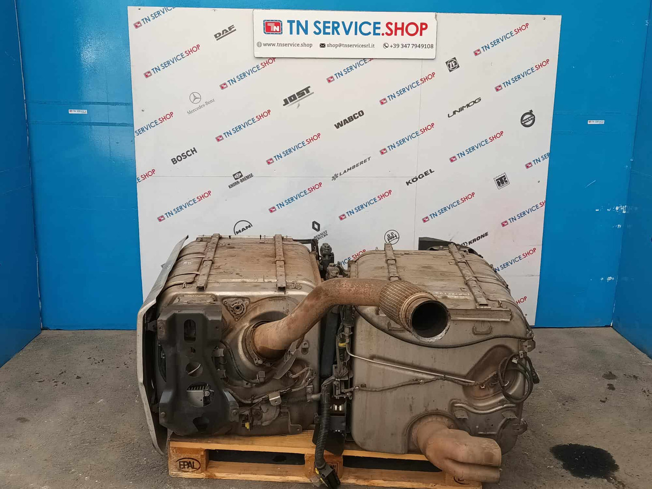 Catalizzatore Mercedes-Benz MP4 - Variklis: foto 1 Catalizzatore Mercedes-Benz MP4 - Variklis: foto 1