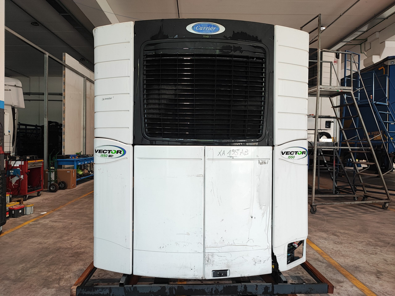 Motore frigo Carrier Vector 1550 pezzi di ricambio - Šaldymo įrenginys: foto 1 Motore frigo Carrier Vector 1550 pezzi di ricambio - Šaldymo įrenginys: foto 1