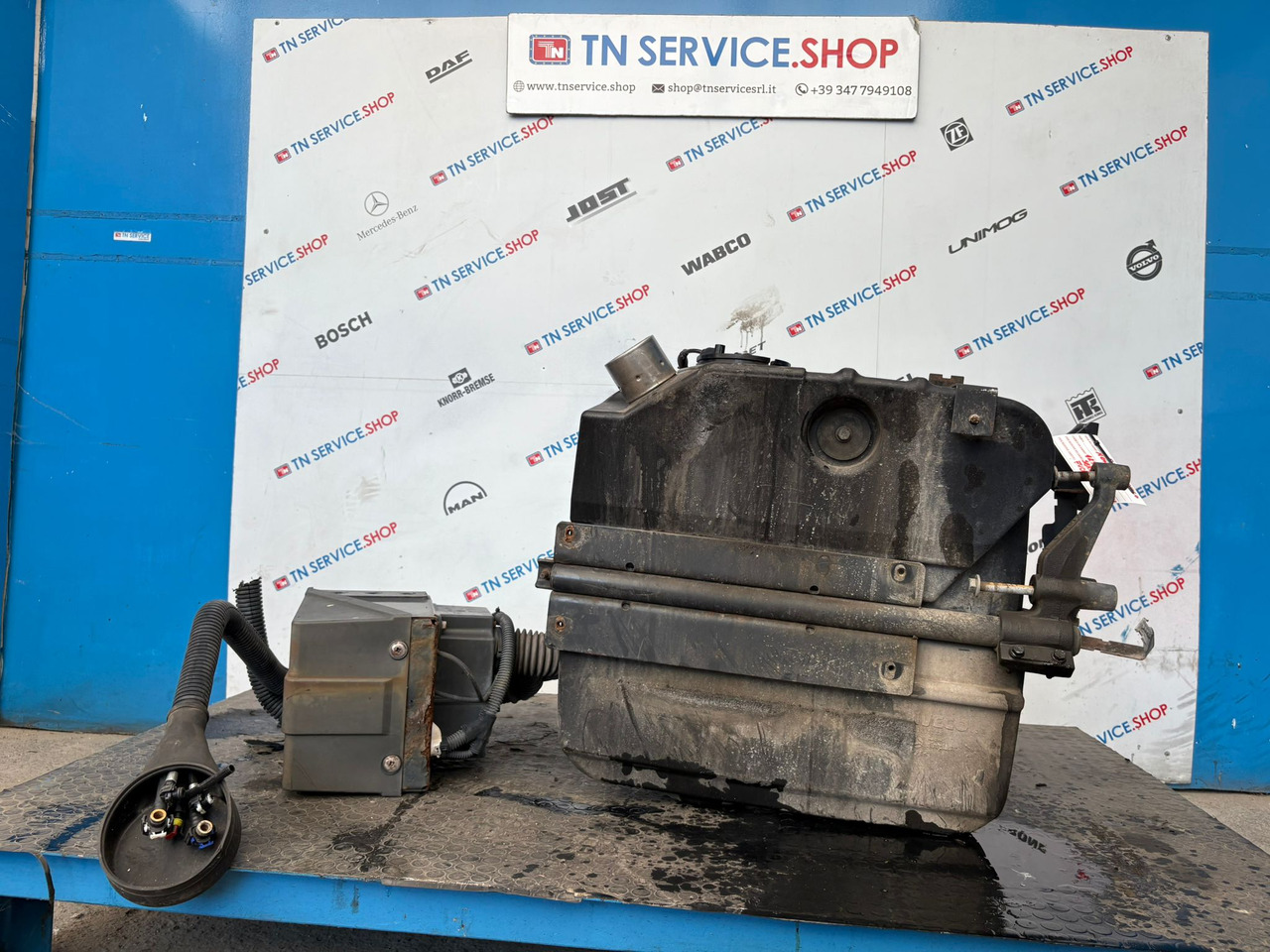 Serbatoio Adblue Iveco - AdBlue bakas - Komercinis automobilis: foto 1 Serbatoio Adblue Iveco - AdBlue bakas - Komercinis automobilis: foto 1