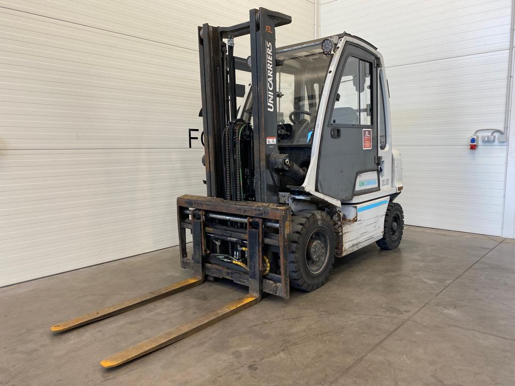 Unicarriers Y1D2A25Q - Dyzelinis krautuvas: foto 1 Unicarriers Y1D2A25Q - Dyzelinis krautuvas: foto 1