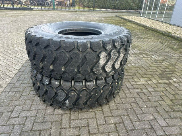 Michelin 20.5-25 Banden 2 stuks - Padanga: foto 1 Michelin 20.5-25 Banden 2 stuks - Padanga: foto 1