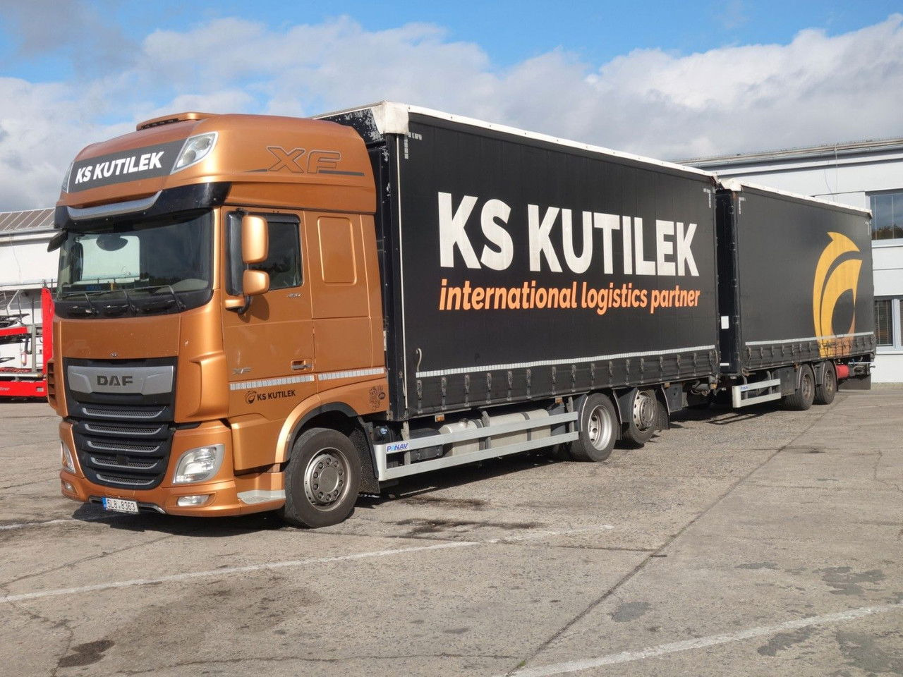 DAF XF 480 SSC, 120 cbm, Durchfahren - Tentinis sunkvežimis: foto 1 DAF XF 480 SSC, 120 cbm, Durchfahren - Tentinis sunkvežimis: foto 1