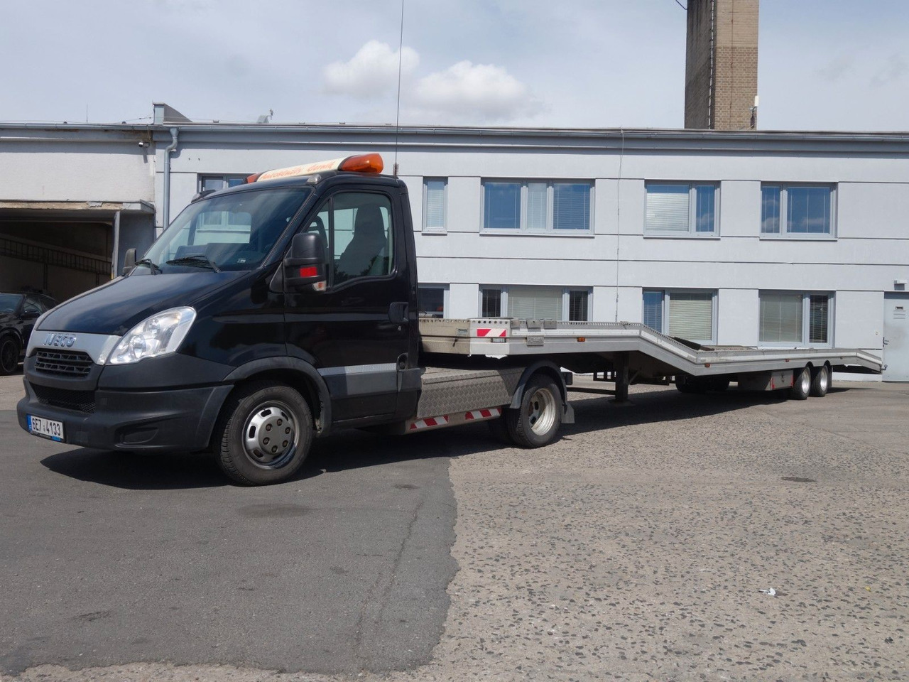 Iveco Daily 35 S 17 mit Anhänger für 3 PKW - Autovežis sunkvežimis: foto 2 Iveco Daily 35 S 17 mit Anhänger für 3 PKW - Autovežis sunkvežimis: foto 2