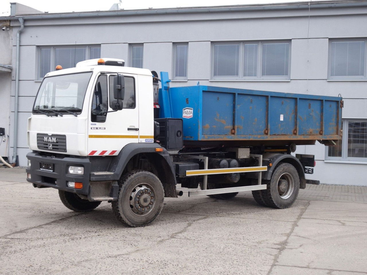 MAN 18.220 4x4 Neue Aufbau 2023 TOP 18.220 4x4 Neue Aufbau 2023 TOP - Konteineris-vežimus/ Sukeisti kūną sunkvežimis, Sunkvežimis su kranu: foto 2 MAN 18.220 4x4 Neue Aufbau 2023 TOP 18.220 4x4 Neue Aufbau 2023 TOP - Konteineris-vežimus/ Sukeisti kūną sunkvežimis, Sunkvežimis su kranu: foto 2