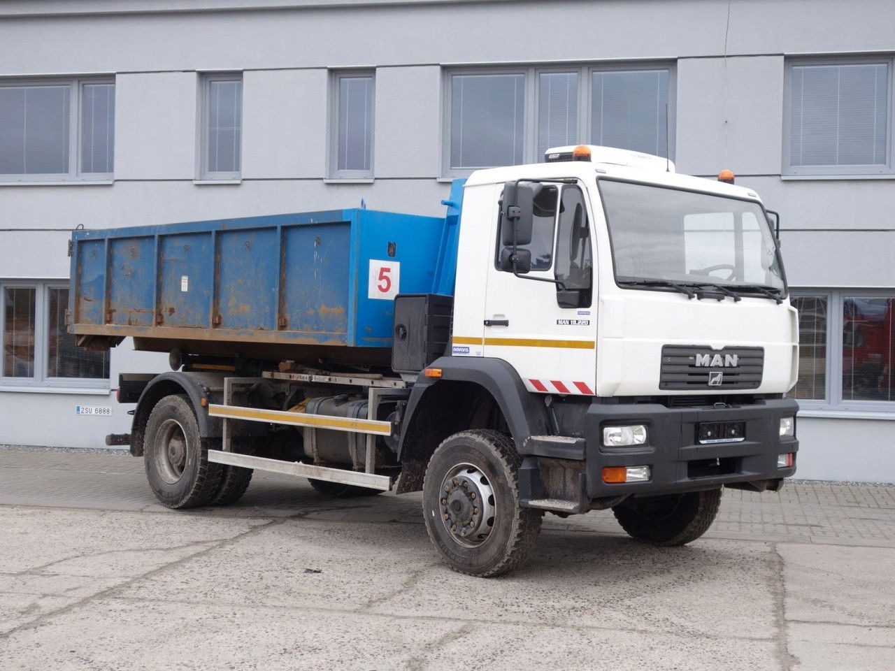 MAN 18.220 4x4 Neue Aufbau 2023 TOP 18.220 4x4 Neue Aufbau 2023 TOP - Konteineris-vežimus/ Sukeisti kūną sunkvežimis, Sunkvežimis su kranu: foto 3 MAN 18.220 4x4 Neue Aufbau 2023 TOP 18.220 4x4 Neue Aufbau 2023 TOP - Konteineris-vežimus/ Sukeisti kūną sunkvežimis, Sunkvežimis su kranu: foto 3