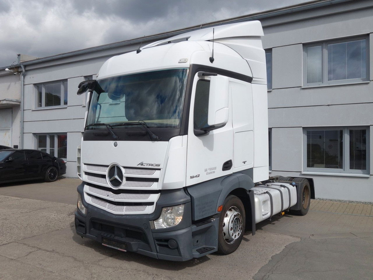 Mercedes-Benz Actros 1842 Lsnrl - Vilkikas: foto 1 Mercedes-Benz Actros 1842 Lsnrl - Vilkikas: foto 1
