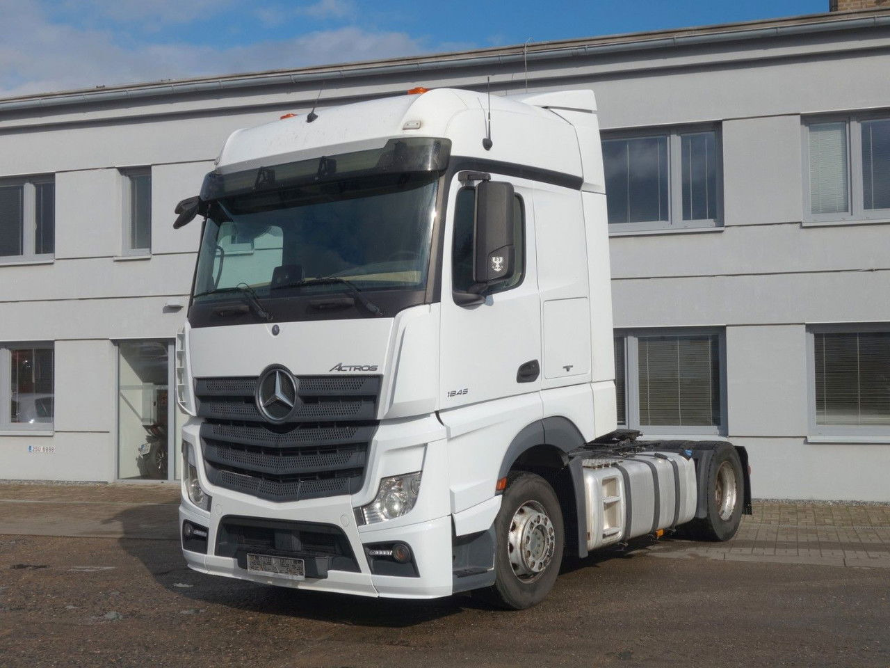 Mercedes-Benz Actros 1845 LS SD, Giga Space - Vilkikas: foto 1 Mercedes-Benz Actros 1845 LS SD, Giga Space - Vilkikas: foto 1