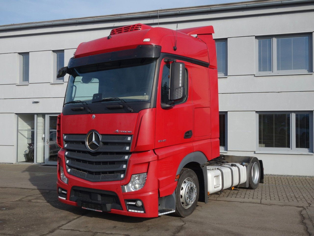 Mercedes-Benz Actros 1845 Lsnrl, Lowdeck, Standklima, 2 Stk. - Vilkikas: foto 1 Mercedes-Benz Actros 1845 Lsnrl, Lowdeck, Standklima, 2 Stk. - Vilkikas: foto 1