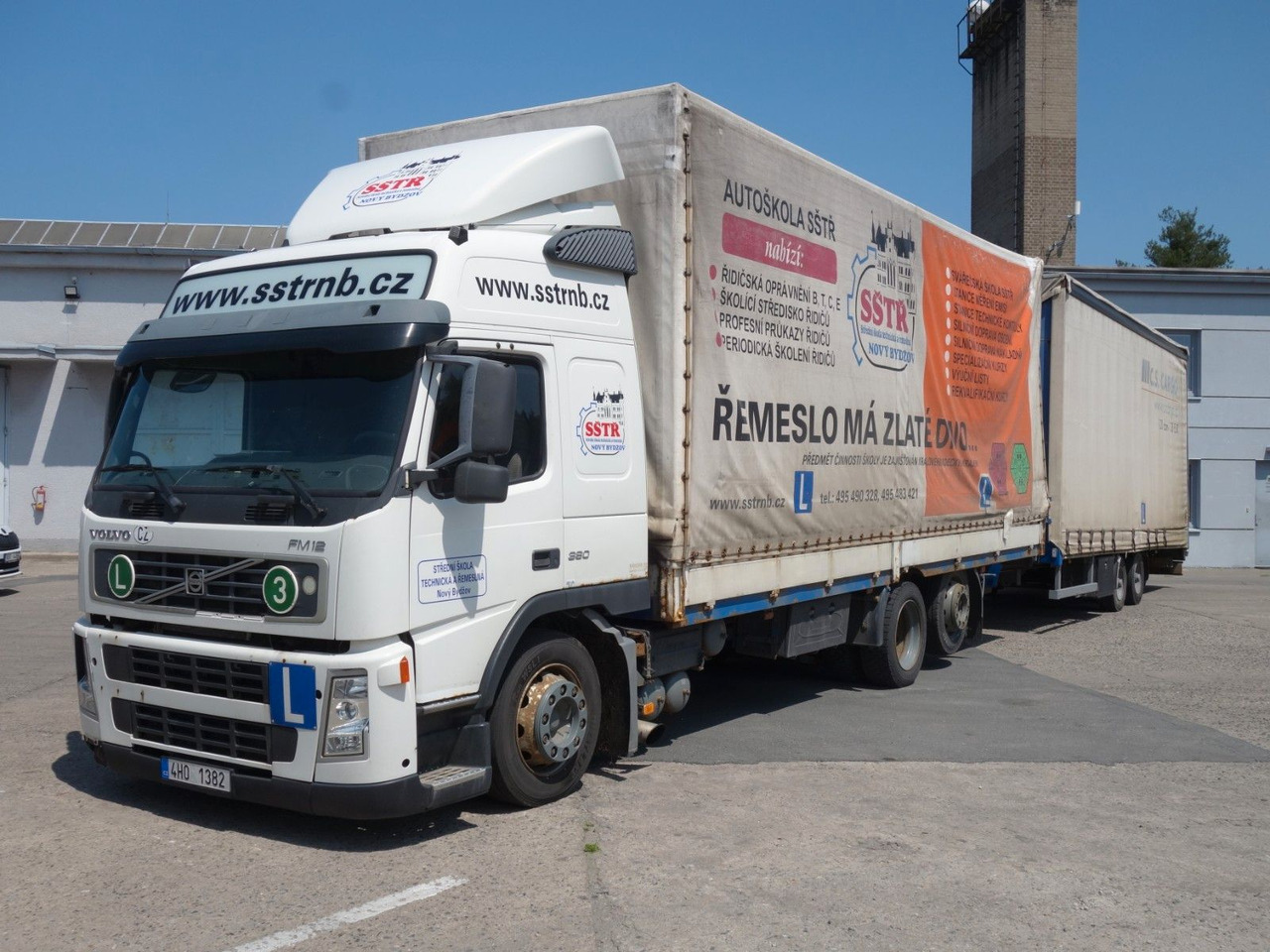 Volvo FM 380 6x2 + Panav Anhänger - Tentinis sunkvežimis: foto 1 Volvo FM 380 6x2 + Panav Anhänger - Tentinis sunkvežimis: foto 1