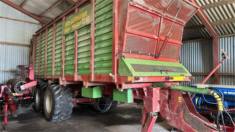 Strautmann Giga-Trailer 2246 - Pašarų maišytuvas: foto 1 Strautmann Giga-Trailer 2246 - Pašarų maišytuvas: foto 1