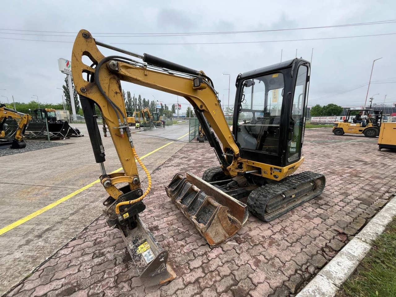 CAT 302.7DCR - Vikšrinis ekskavatorius: foto 1 CAT 302.7DCR - Vikšrinis ekskavatorius: foto 1