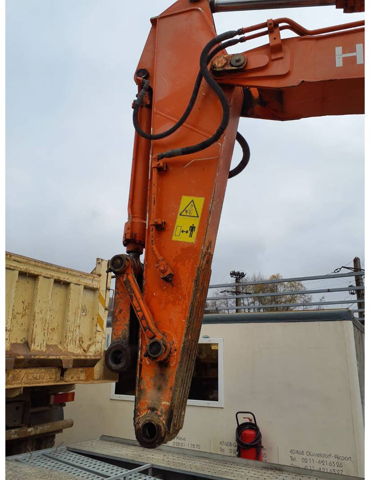 HITACHI ZX2400N-3 - Vikšrinis ekskavatorius: foto 3 HITACHI ZX2400N-3 - Vikšrinis ekskavatorius: foto 3