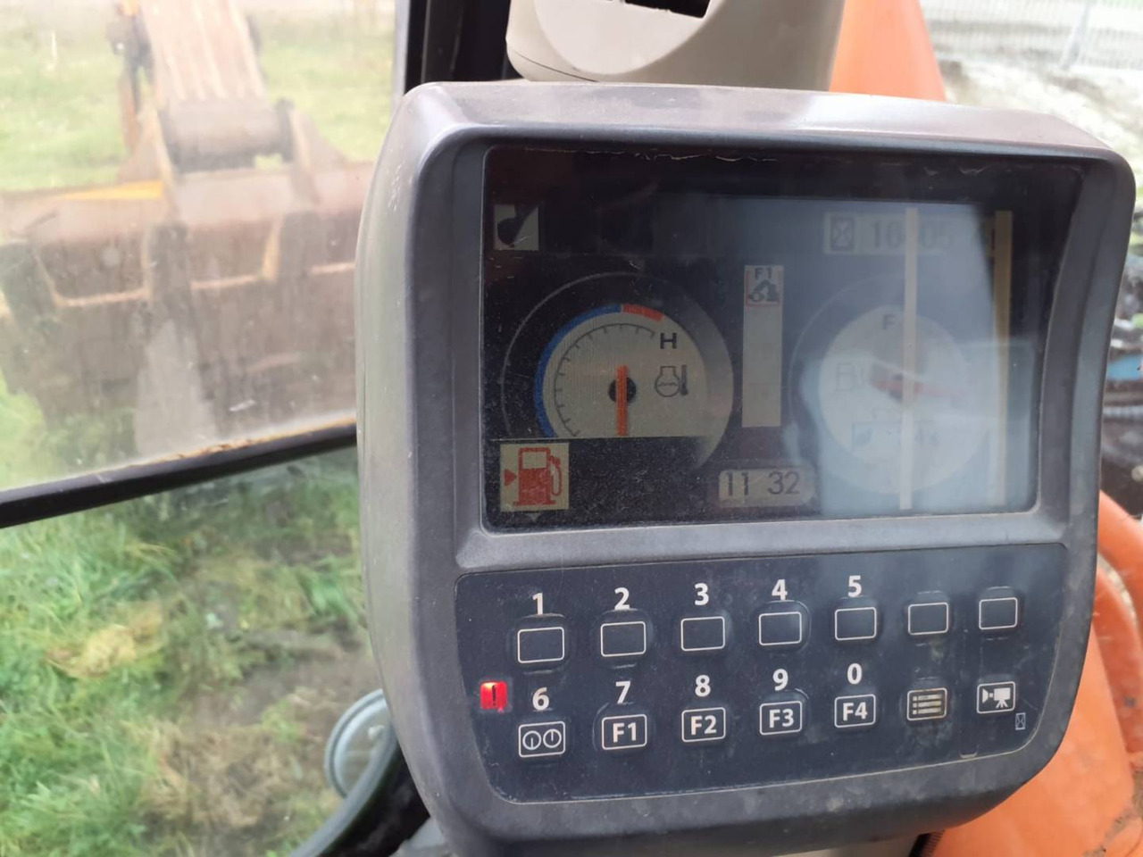 HITACHI ZX280LCN-3 - Vikšrinis ekskavatorius: foto 5 HITACHI ZX280LCN-3 - Vikšrinis ekskavatorius: foto 5