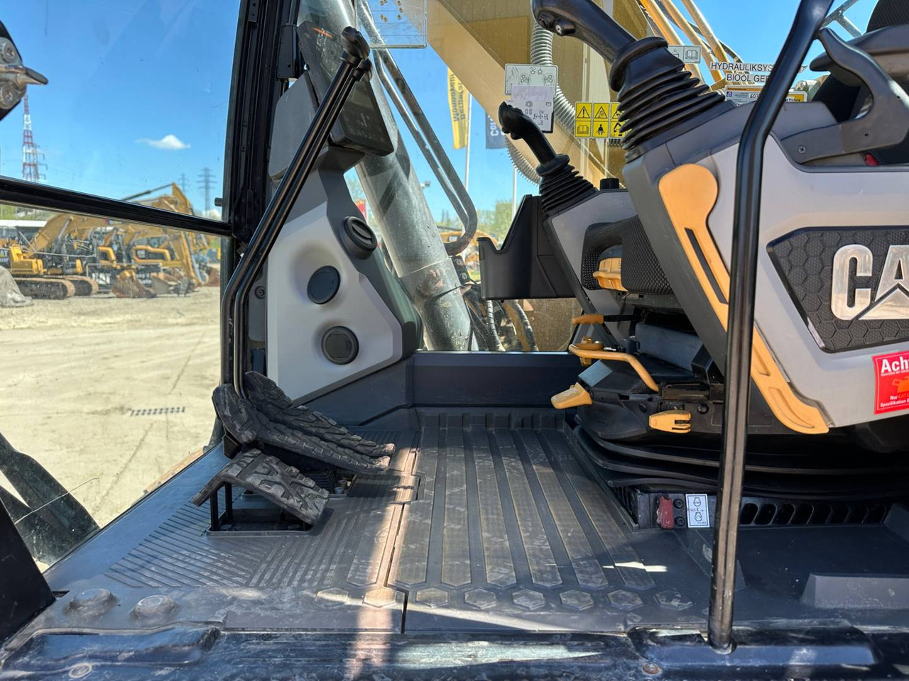 CAT 323 lizingą CAT 323: foto 15