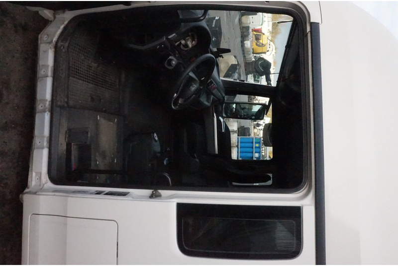 MAN F99L47 TGX XLX EURO6 81.60000-7848 - Kabina ir interjeras - Sunkvežimis: foto 5 MAN F99L47 TGX XLX EURO6 81.60000-7848 - Kabina ir interjeras - Sunkvežimis: foto 5