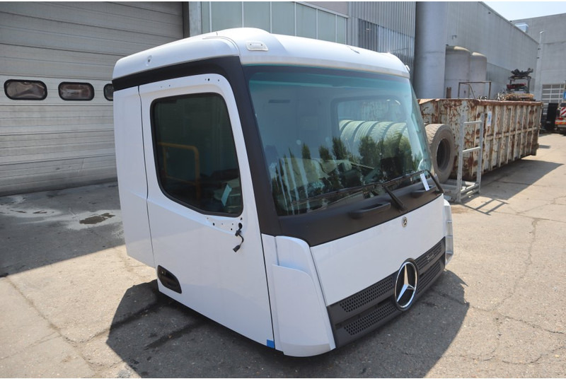 Mercedes-Benz AROCS M-CAB CLASSICSPACE 2.3 M - Kabina ir interjeras - Sunkvežimis: foto 3 Mercedes-Benz AROCS M-CAB CLASSICSPACE 2.3 M - Kabina ir interjeras - Sunkvežimis: foto 3