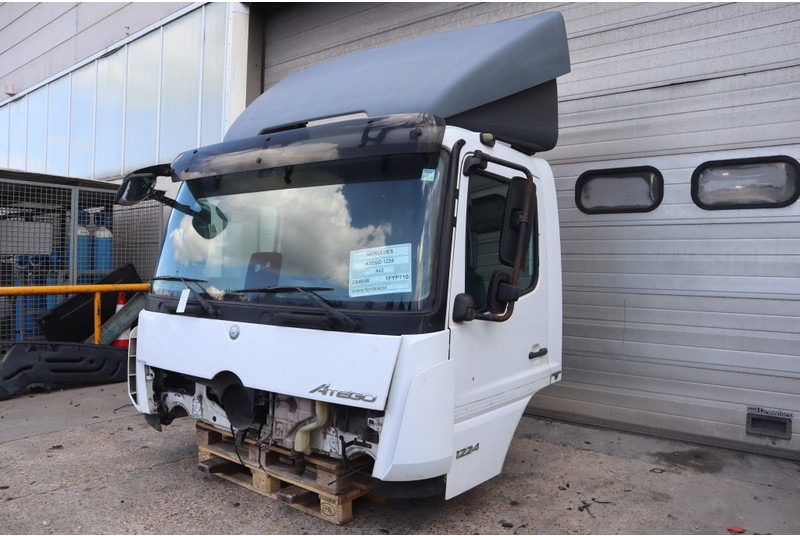 Mercedes-Benz ATEGO MP4 6CYL - Kabina ir interjeras - Sunkvežimis: foto 2 Mercedes-Benz ATEGO MP4 6CYL - Kabina ir interjeras - Sunkvežimis: foto 2