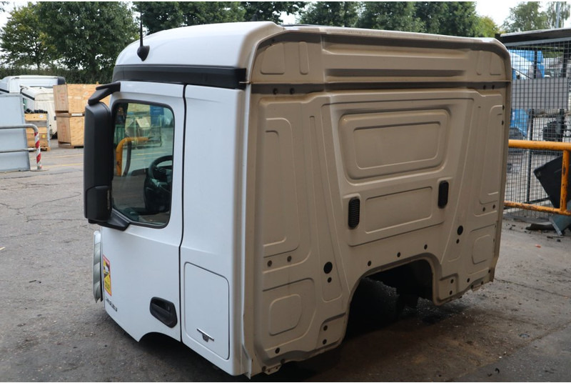 Mercedes-Benz M-CLASSIC 2.3 320MM - Kabina ir interjeras - Sunkvežimis: foto 4 Mercedes-Benz M-CLASSIC 2.3 320MM - Kabina ir interjeras - Sunkvežimis: foto 4